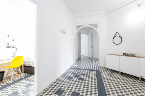 Snug single bedroom near the Rocafort metro