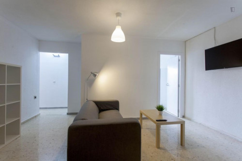Welcoming double bedroom in a student flat, in Camins al Grau - Gallery - 4