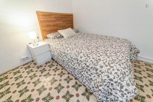Bright double bedroom in L'Example - Gallery - 21