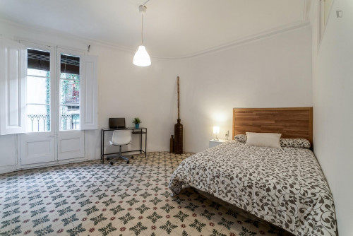 Bright double bedroom in L'Example - Gallery - 13