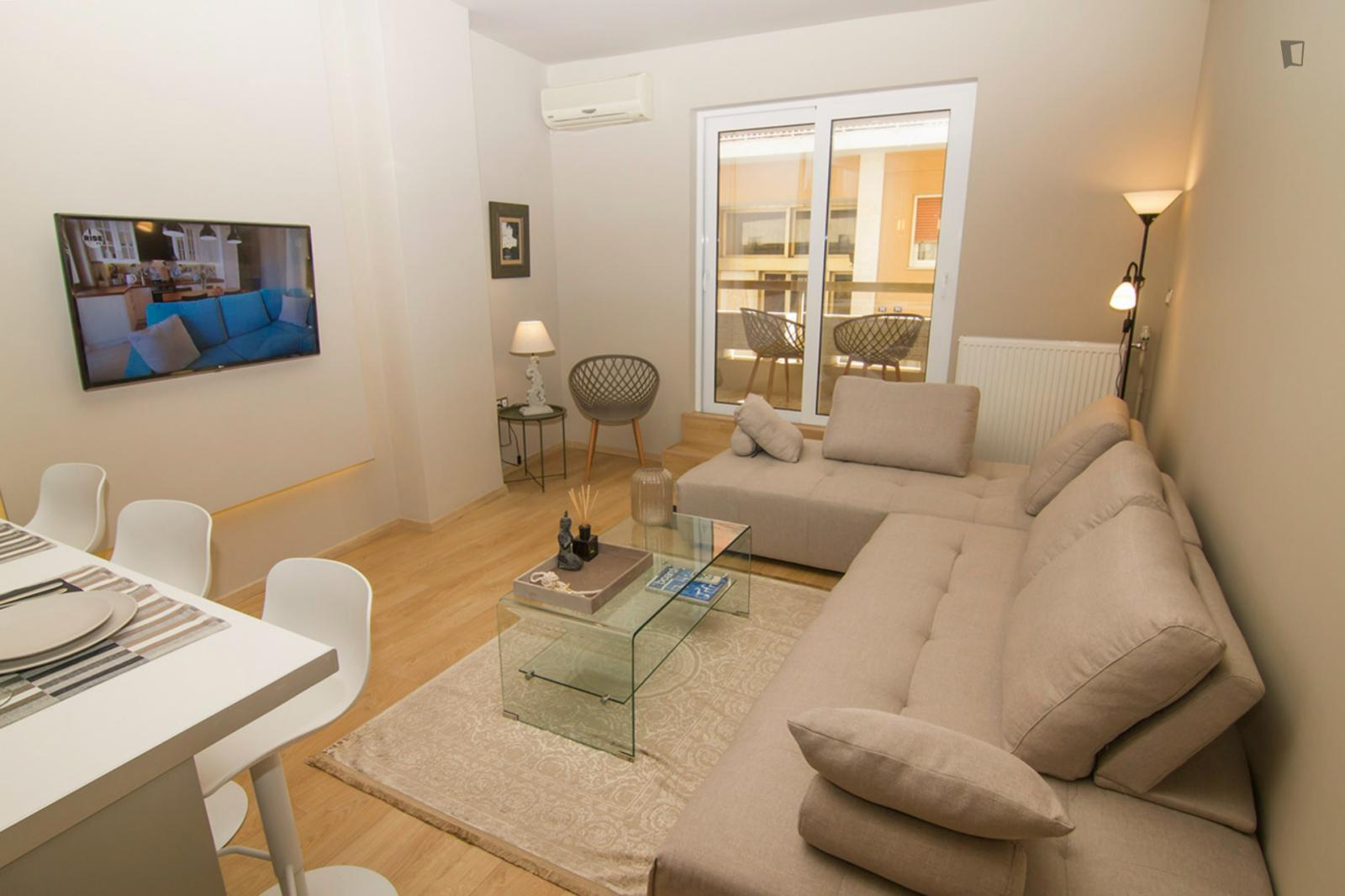  Modern And Refurbished 2-Bedroom Flat With Balconies And Open Plan Layout  -  Modern and refurbished 2-bedroom flat with balconies and open plan layout  - Gallery -  1