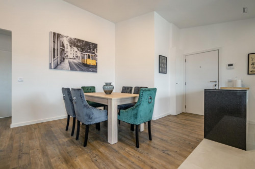 Elegant 2-bedroom flat near the General Torres train station