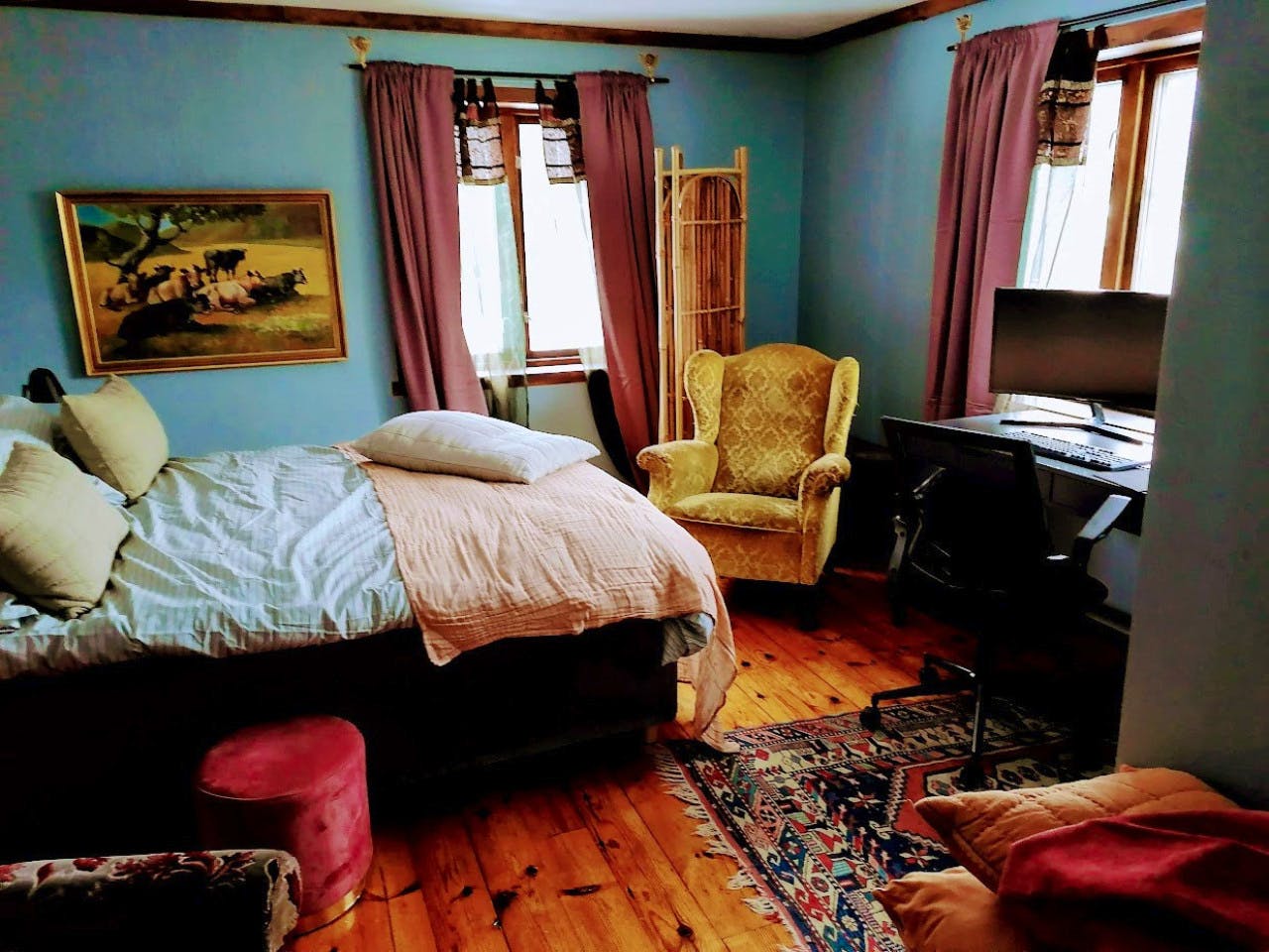  Private Room Xl Bed  -  Remote Quiet Villa w/ Workspaces + Mountain Views  - Gallery -  2
