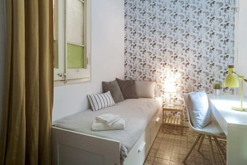 RH9-R5 Appealing single bedroom, bordering Dreta de l'Eixample.