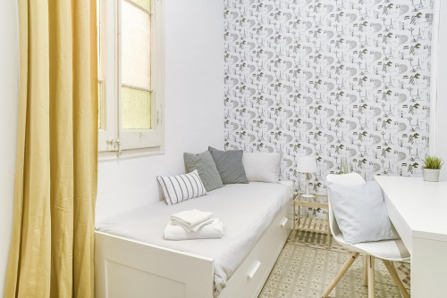RH9-R5 Appealing single bedroom, bordering Dreta de l'Eixample.