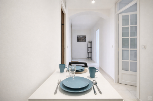 Bright and well appointed apartment located near the Sacré Cœur