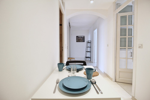 Bright and well appointed apartment located near the Sacré Cœur