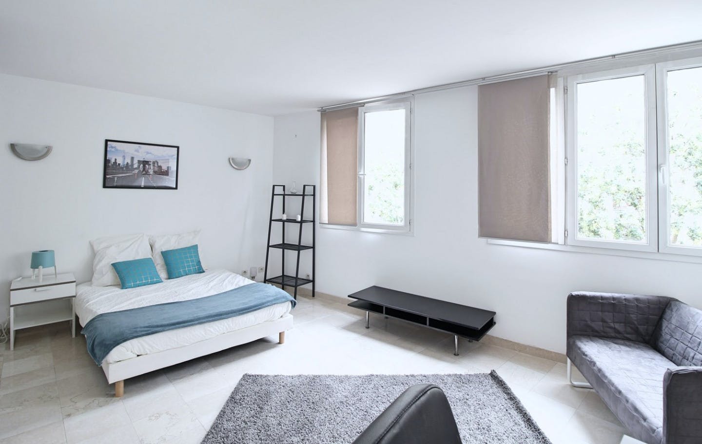  Large Welcoming Room - 22m² - PA12  -  Bright and well appointed apartment located near the Sacré Cœur  - Gallery -  11