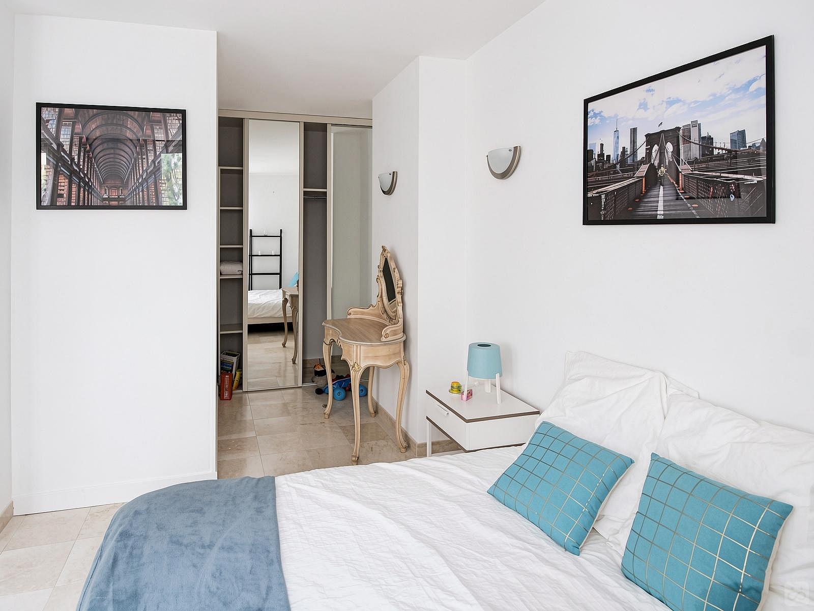  Large Welcoming Room - 22m² - PA12  -  Bright and well appointed apartment located near the Sacré Cœur  - Gallery -  18