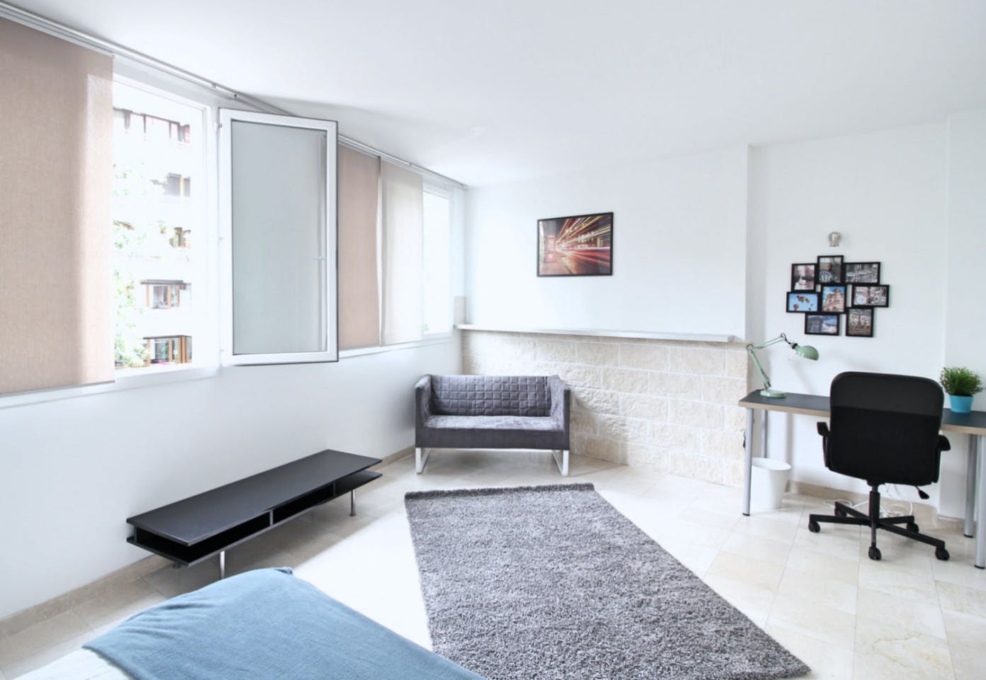  Large Welcoming Room - 22m² - PA12  -  Bright and well appointed apartment located near the Sacré Cœur  - Gallery -  14