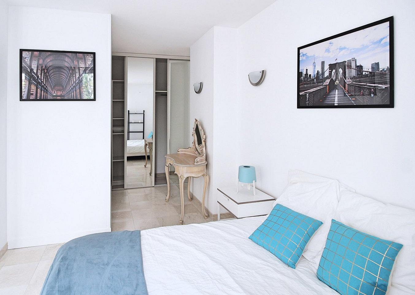  Large Welcoming Room - 22m² - PA12  -  Bright and well appointed apartment located near the Sacré Cœur  - Gallery -  23
