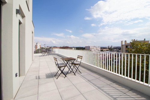 Large 99 m² apartment in coliving in Villeurbanne