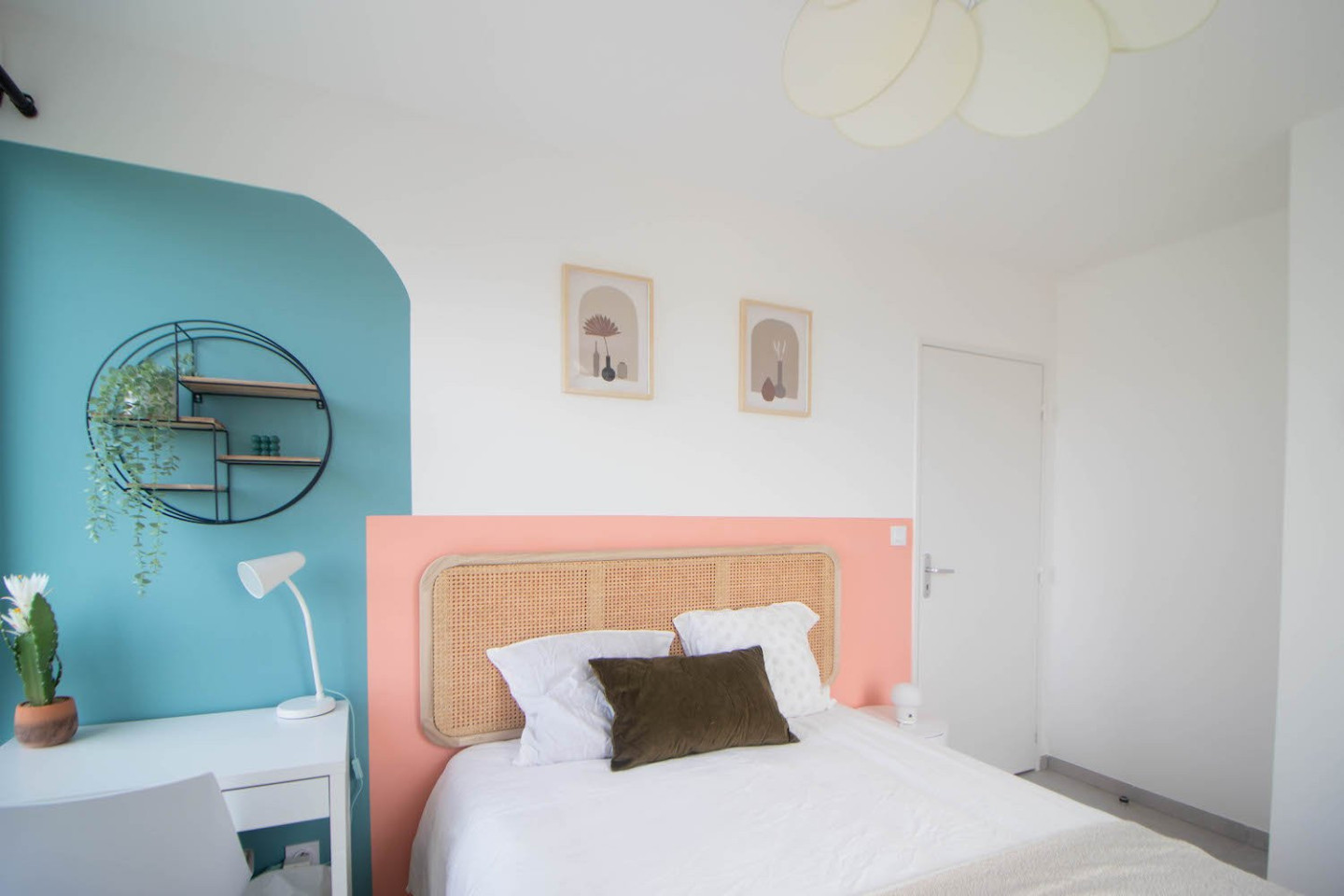 11 M² Colourful Bedroom - 9