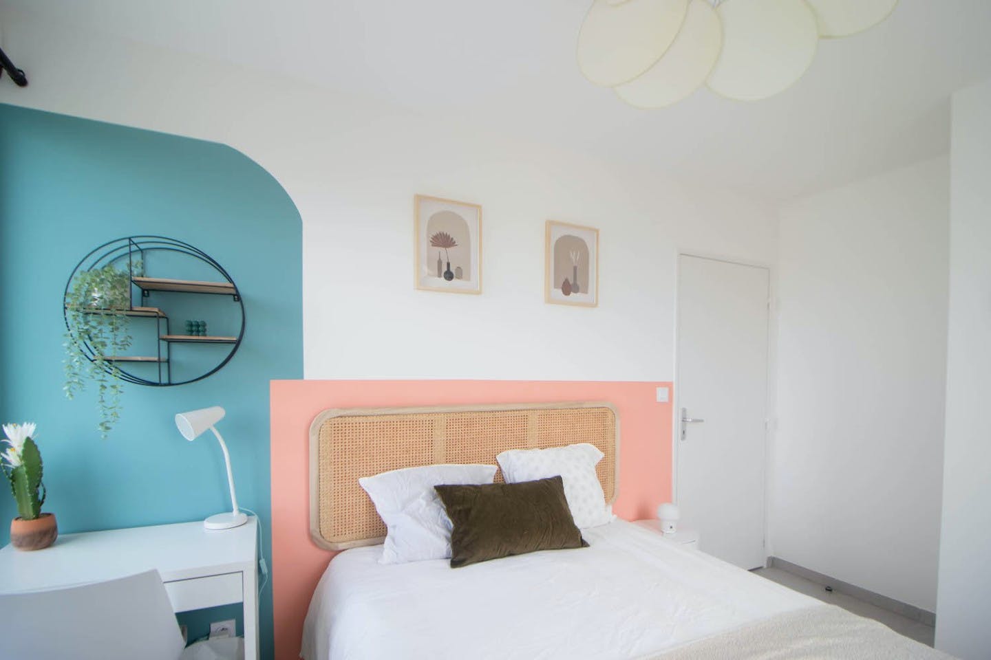 11 M² Colourful Bedroom - 1