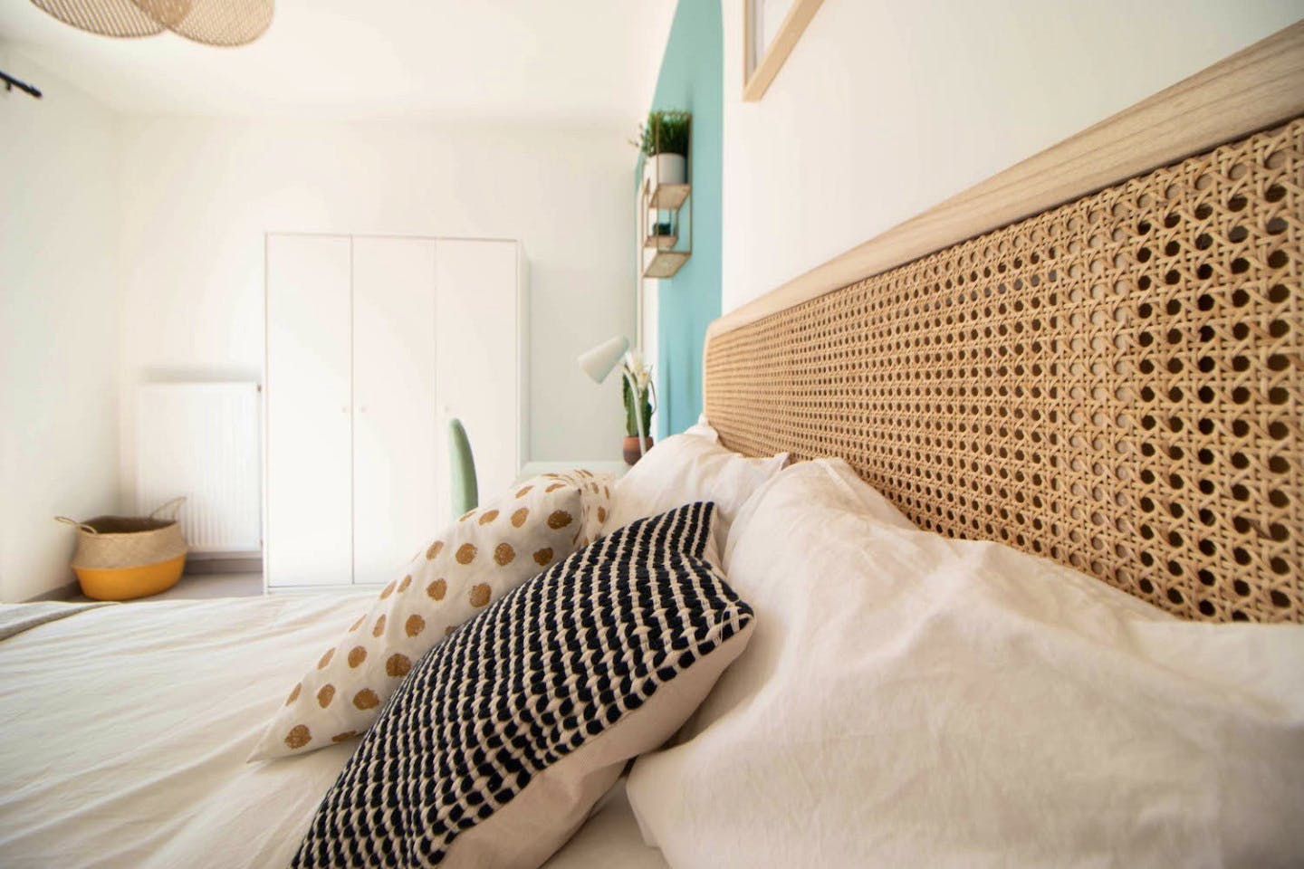 Charming Bedroom Of 11 M² Near Lyon - LYO46 - 11