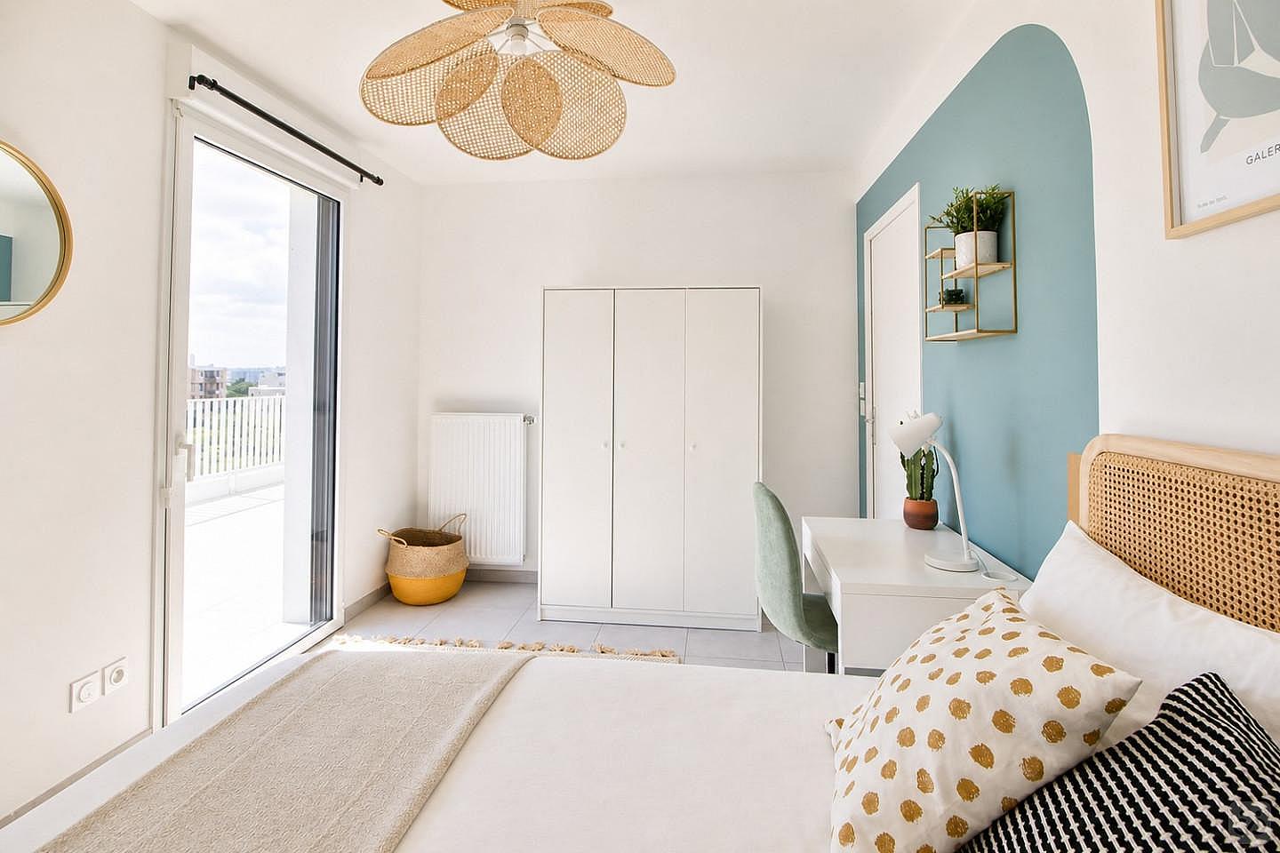 Charming Bedroom Of 11 M² Near Lyon - LYO46 - 46