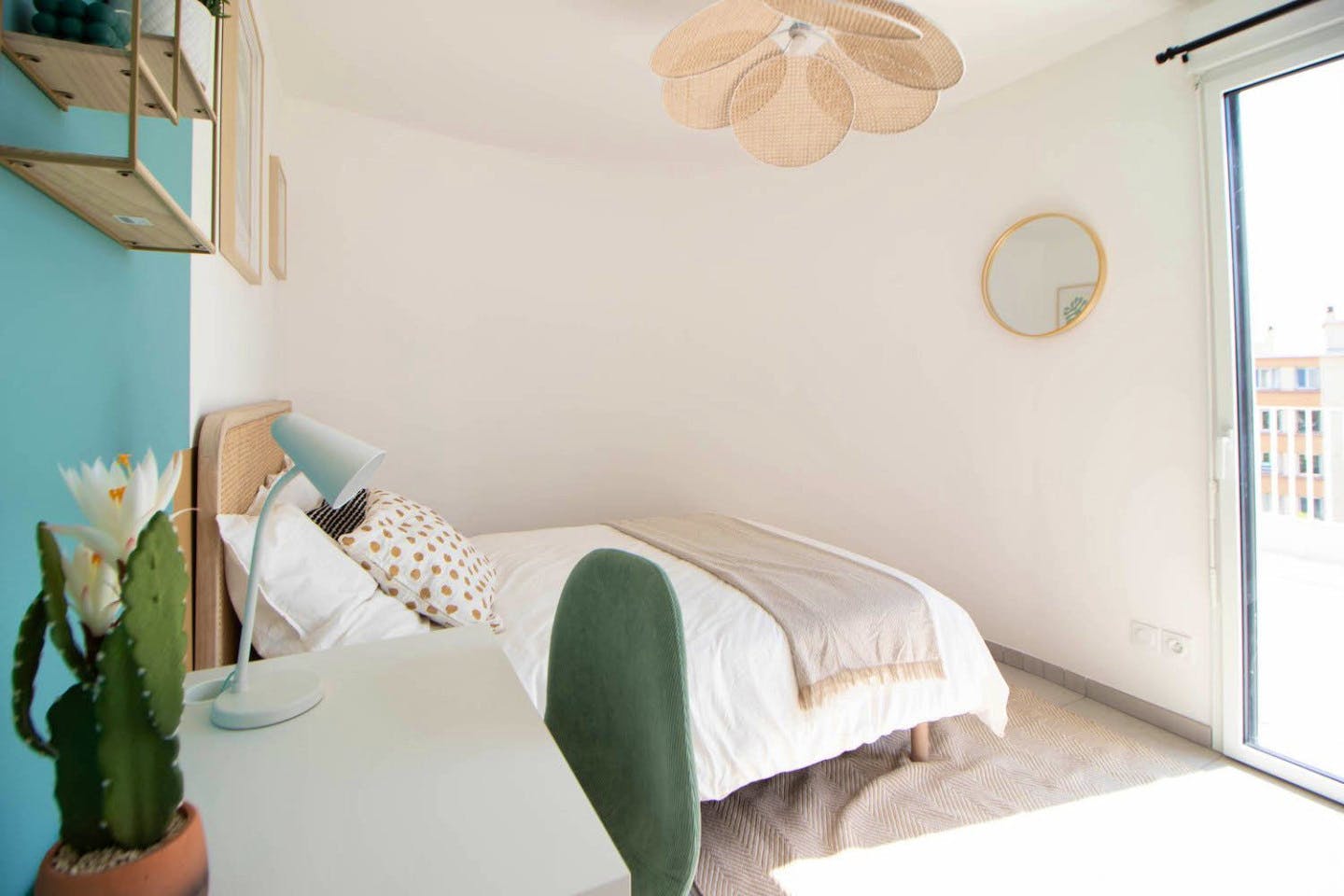 Charming Bedroom Of 11 M² Near Lyon - LYO46 - 7