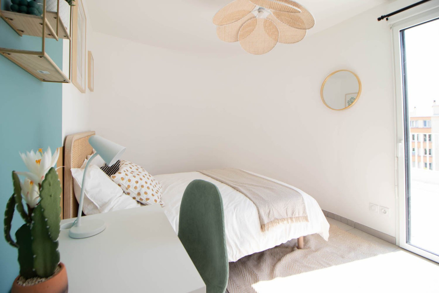 Charming Bedroom Of 11 M² Near Lyon - LYO46 - 13