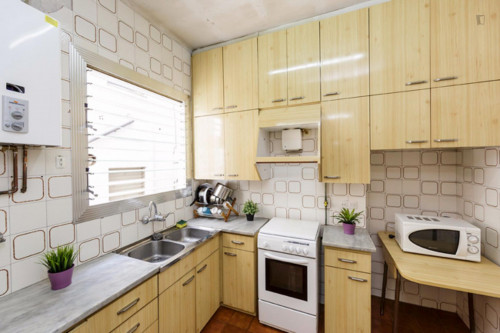 Great double bedroom close to Universitat Internacional de Catalunya