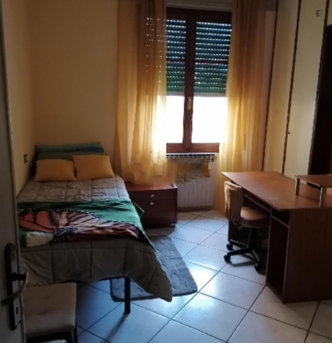 Twin bedroom in 3-Bedroom Apartment in Pisa Near San Rossore Train Station