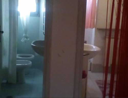 Twin bedroom in 3-Bedroom Apartment in Pisa Near San Rossore Train Station - Gallery - 6