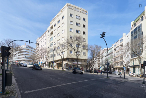 Enjoyable single bedroom in Arroios