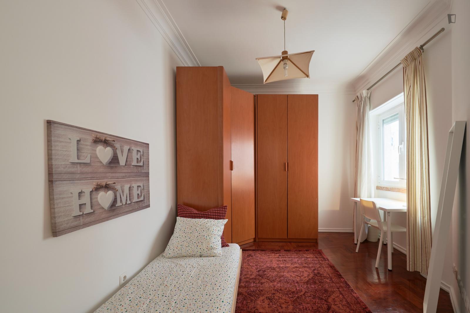 Enjoyable Single Bedroom In Arroios - Enjoyable single bedroom in Arroios - Gallery - 1