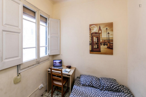 Appealing double bedroom in El Fort Pienc