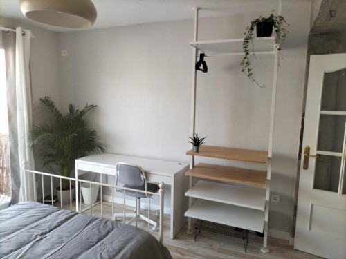 Comfortable double bedroom with a balcony, in Mercado  - Gallery -  5