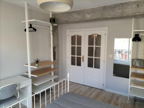 Comfortable double bedroom with a balcony, in Mercado - Gallery - 9