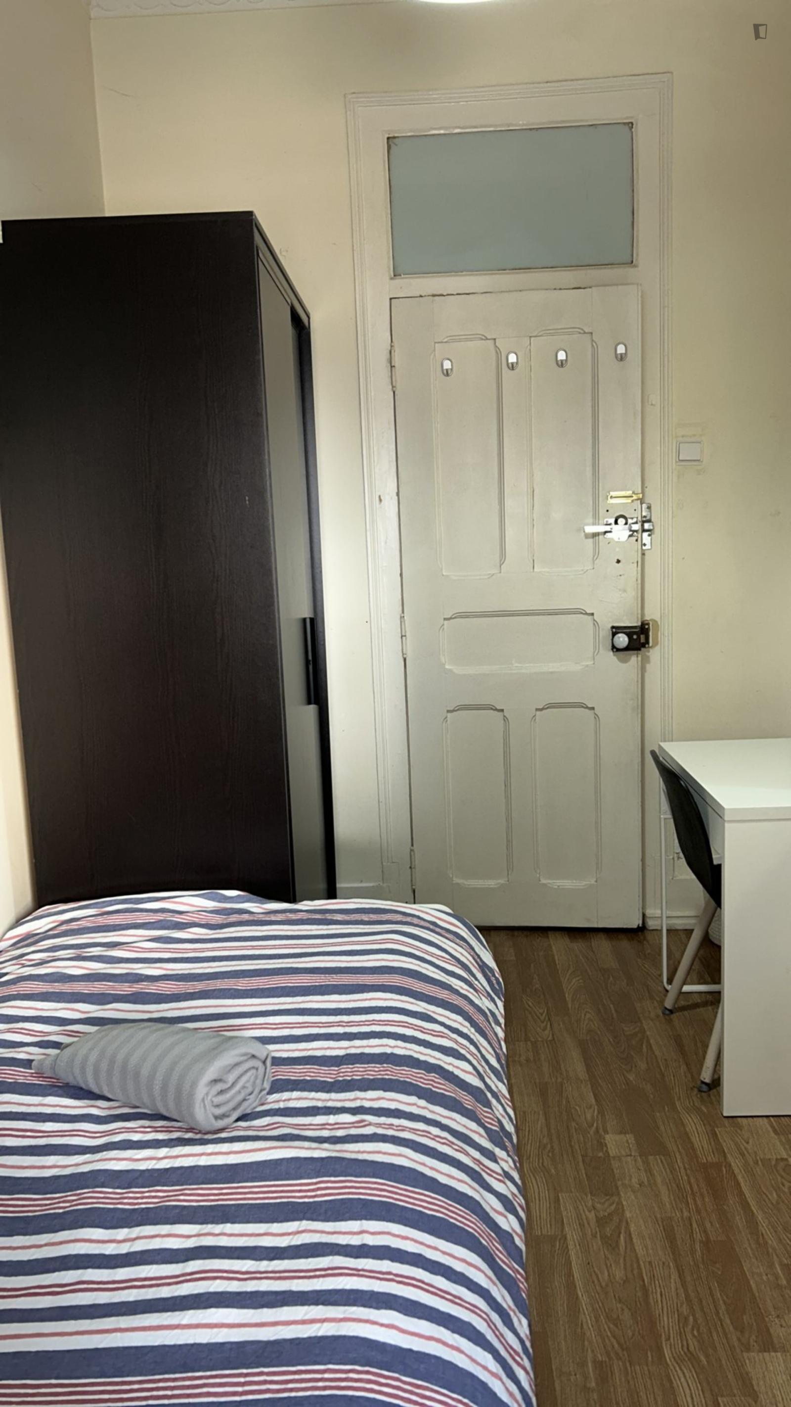  Quarto Individual  -  Quarto individual  - Gallery -  1