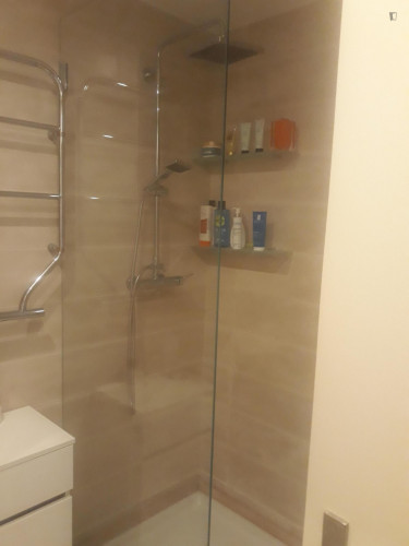 Lovely single bedroom next to Olaias metro station  - Gallery -  5