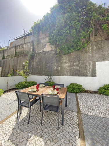 beautiful outdoor area, 2-bedroom apartment