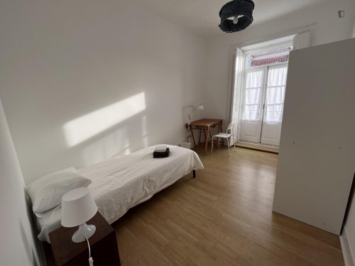 Single bedroom in in Lisbon's downtown