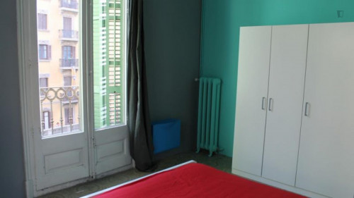 Double bedroom, with balcony, in 9-bedroom apartment
