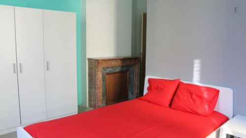 Double bedroom, with balcony, in 9-bedroom apartment