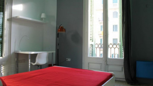 Double bedroom, with balcony, in 9-bedroom apartment
