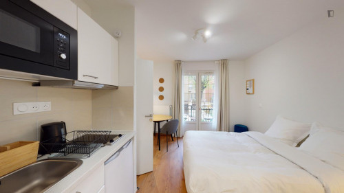 Interesting studio in Issy-les-Moulineaux
