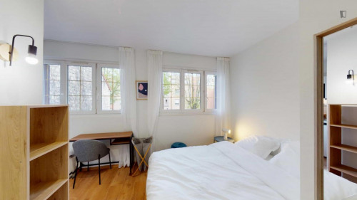 Luminous studio in Issy-les-Moulineaux