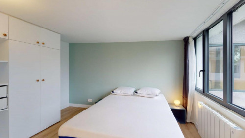 Bright double ensuite bedroom in Roquette