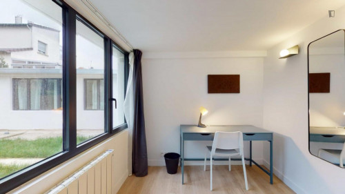 Bright double ensuite bedroom in Roquette