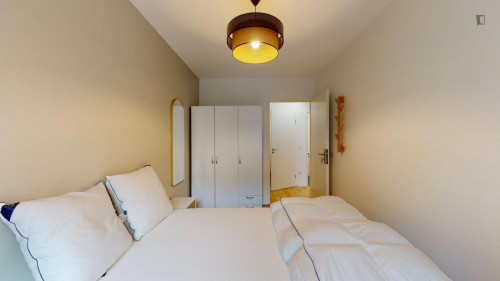 Cosy double bedroom close to Park Bergere