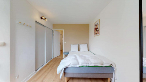 Chic double bedroom close to Aqueduc Garden