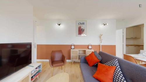Chic double bedroom close to Aqueduc Garden