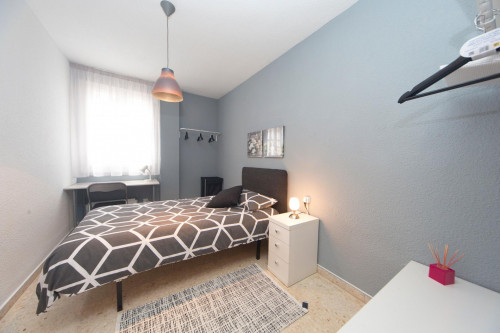 Modern single bedroom in a 4-bedroom apartment near Parroquia San Francisco Javier