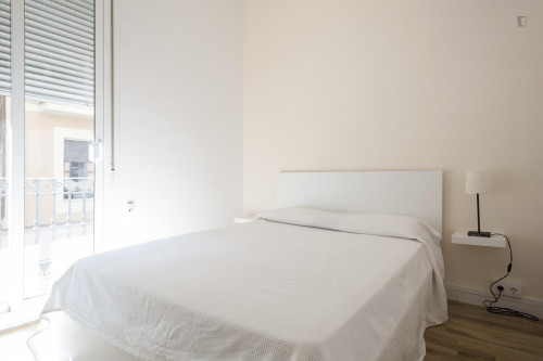Nice double bedroom in Vila de Gràcia