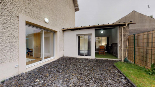 Lovely double ensuite bedroom close to the Centre commercial Paridis