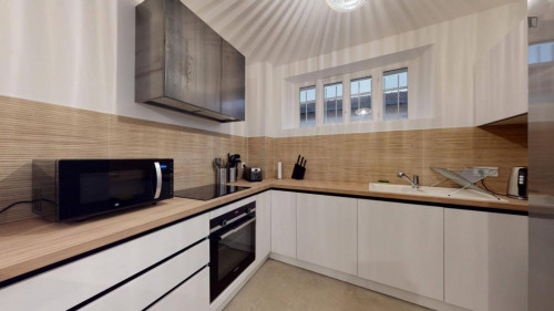 Lovely double ensuite bedroom close to the Centre commercial Paridis