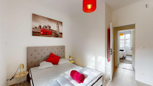 Cool double bedroom in the Île de Nantes