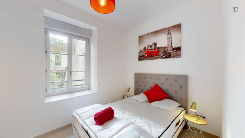 Cool double bedroom in the Île de Nantes